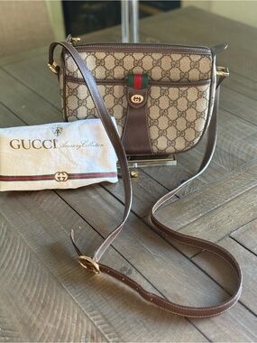 Authentic  Gucci GG Supreme Sherry Line Crossbody Bag EUC